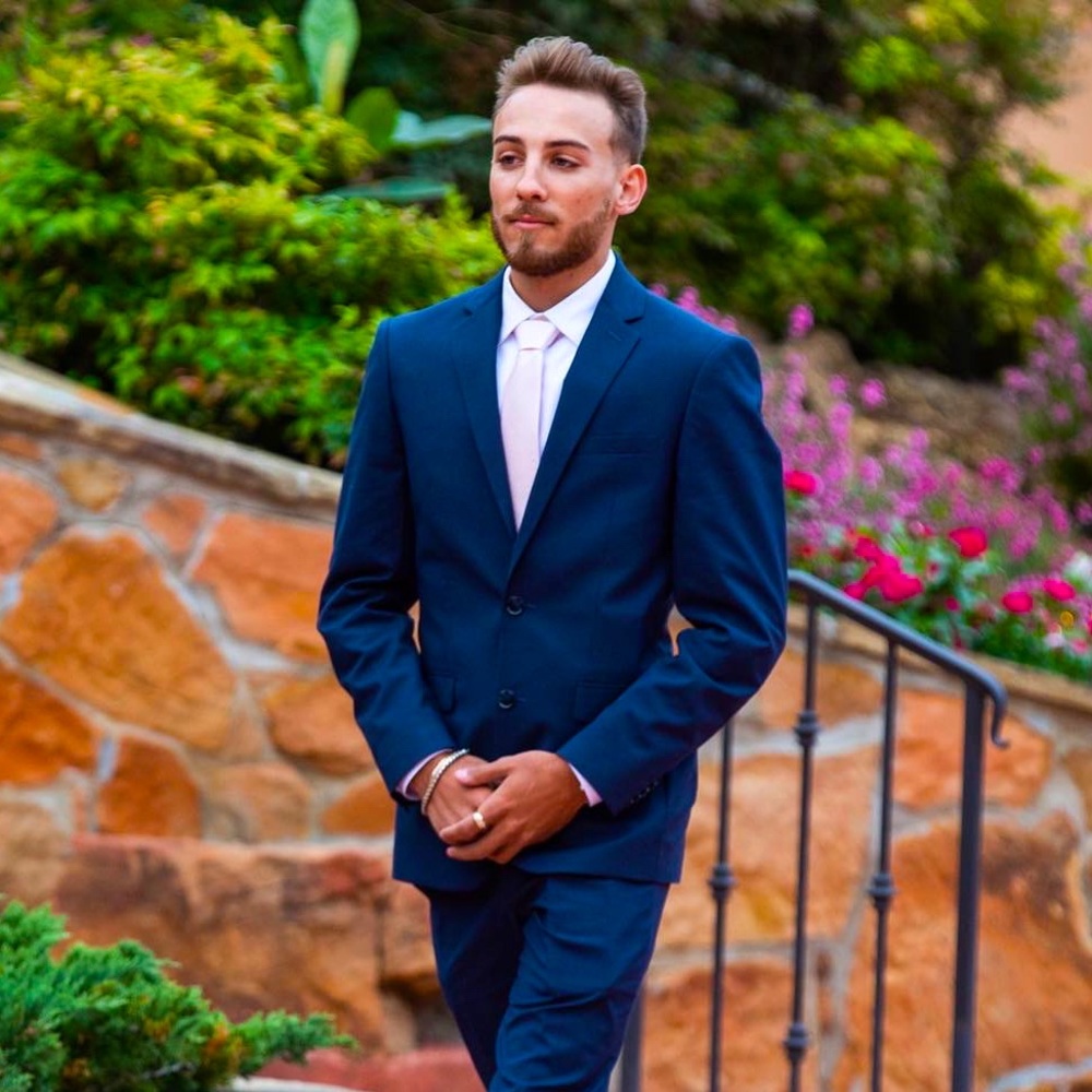 Meet your Posher, Chris